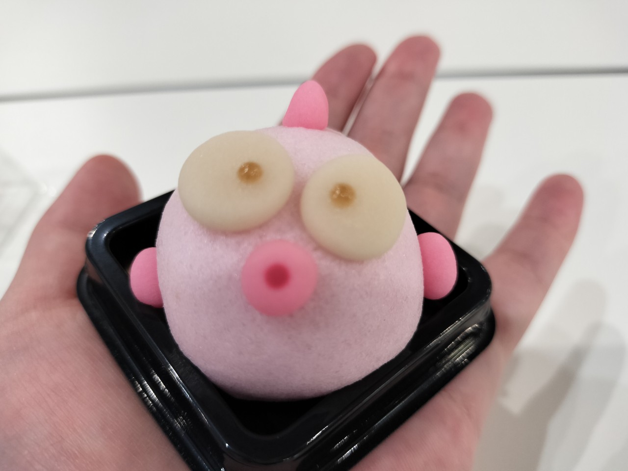 看板商品の和菓子『デメキン』🐳