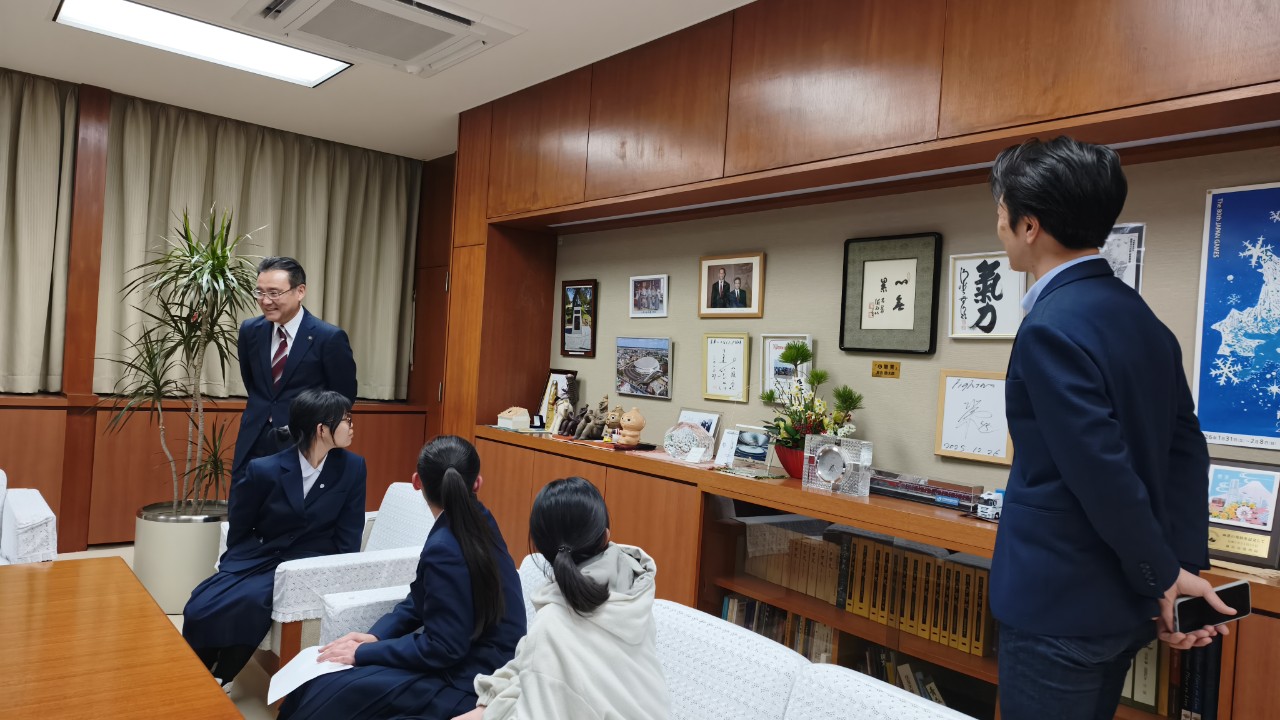 .....そして、ここで終わりではありません！

なんと今回は、特別に市長室の見学もさせていただきました。